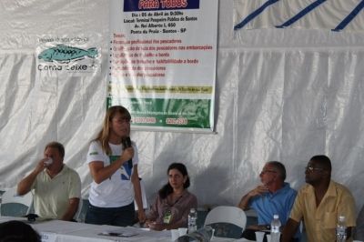 Tatiana Neves, coordenadora geral do Projeto Albatroz, ressaltando a importância da parceria com os pescadores para os mais de 20 anos de existência do projeto