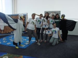 Voluntários, estudantes da UNIVALI durante evento Volvo Ocean Race Voluntários, estudantes da UNIVALI durante evento Volvo Ocean Race