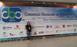 Iasmim Begnini, estagiária da Base Regional de Santa Catarina do Projeto Albatroz, durante o CBO 2014 Iasmim Begnini, estagiária da Base Regional de Santa Catarina do Projeto Albatroz, durante o CBO 2014