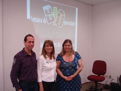 Paulo de Salles, Prof. Mestre da Unisanta; Tatiana Neves, coordenadora geral do Projeto Albatroz; Cássia de Freitas, ONG Sala Verde