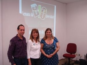 Paulo de Salles, Prof. Mestre da Unisanta; Tatiana Neves, coordenadora geral do Projeto Albatroz; Cássia de Freitas, ONG Sala Verde Paulo de Salles, Prof. Mestre da Unisanta; Tatiana Neves, coordenadora geral do Projeto Albatroz; Cássia de Freitas, ONG Sala Verde