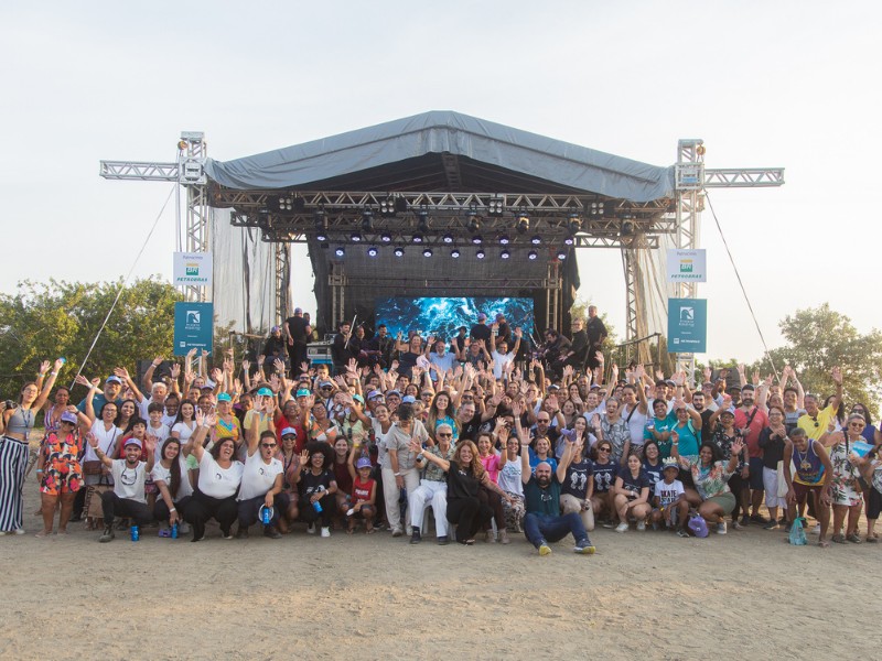 Mais de mil pessoas participam da festa de inauguração do Centro de Visitação do Projeto Albatroz